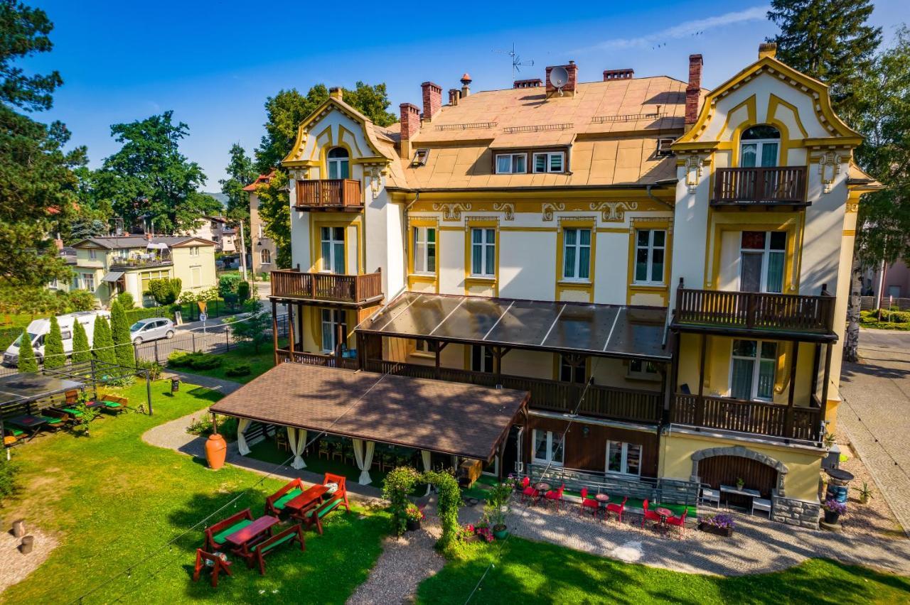 Hotel Bella Еленя-Гура Экстерьер фото
